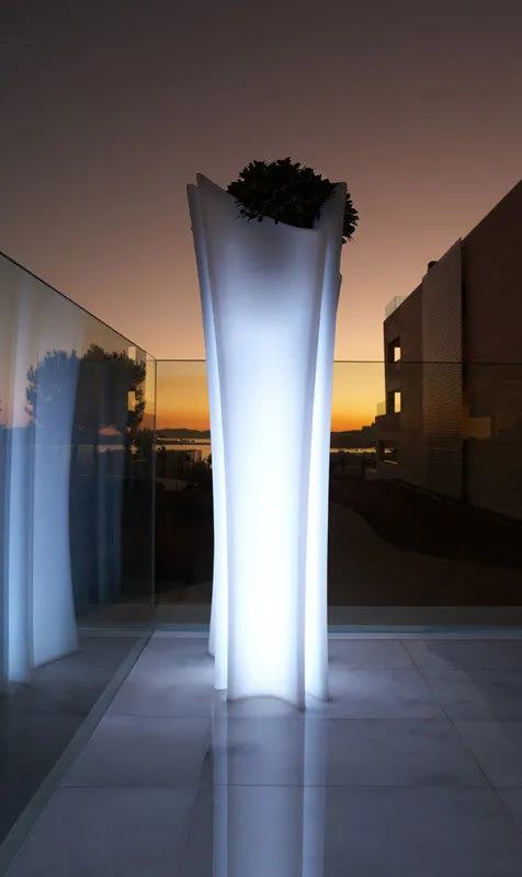 ALMA PLANTER by Acero.  55 1/4" x  21 1/4" (140x54cm) with light