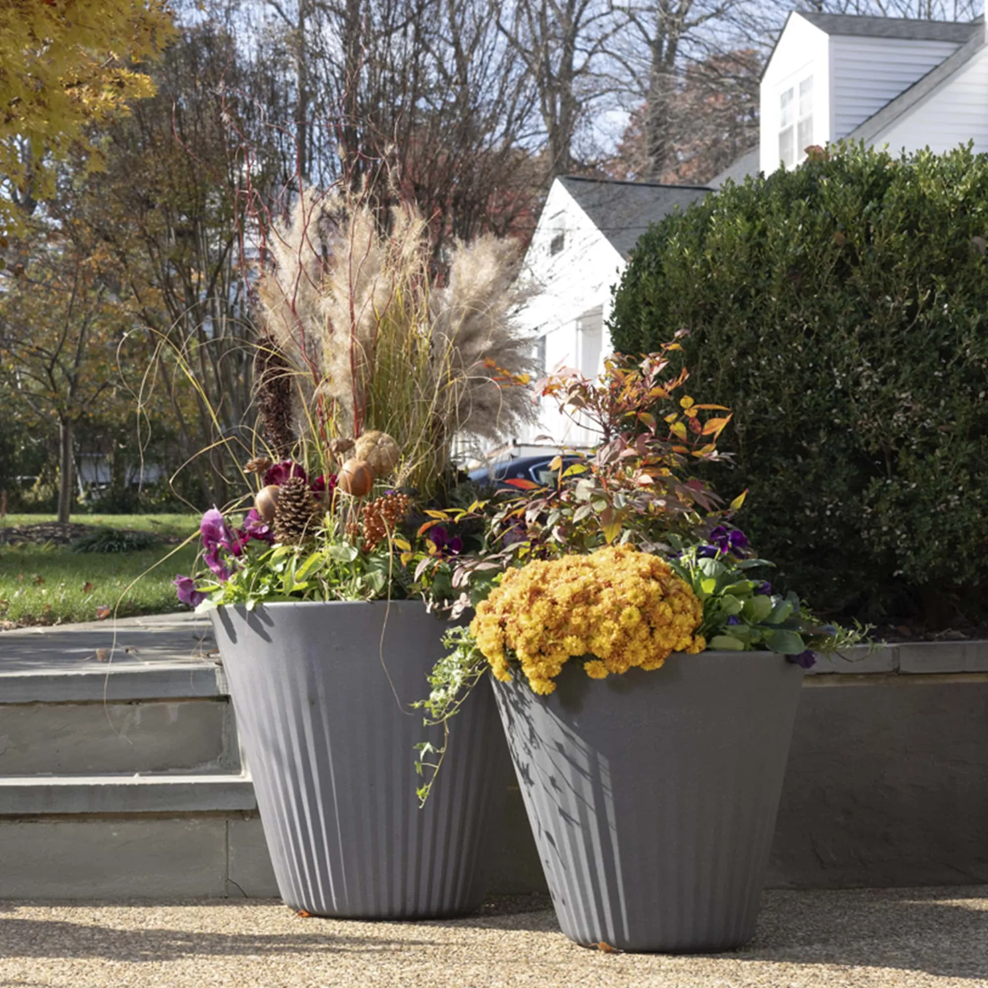 Fold Indoor/Outdoor Contemporary Round Planter